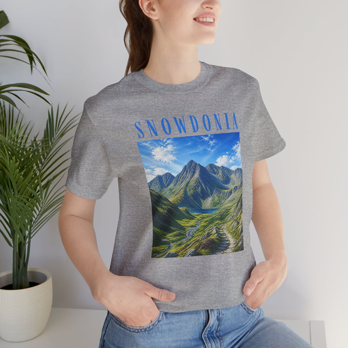 Glyderau Landscape T‑Shirt – Scenic 'SNOWDONIA' Mountain Graphic Tee