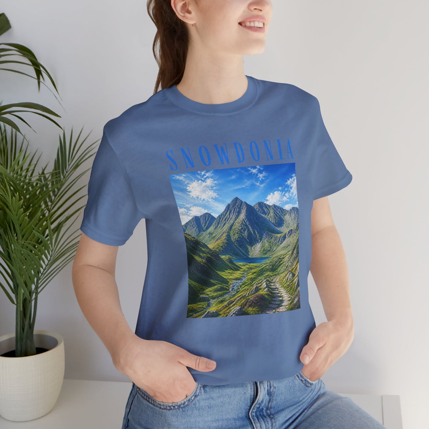 Glyderau Landscape T‑Shirt – Scenic 'SNOWDONIA' Mountain Graphic Tee