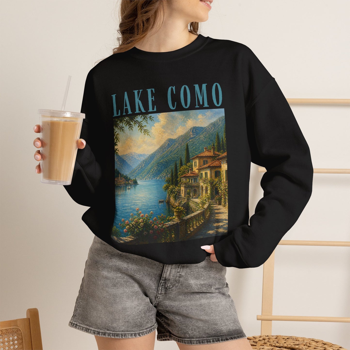 Lake Como Vintage Crewneck Sweatshirt — Scenic Italian Lake Graphic