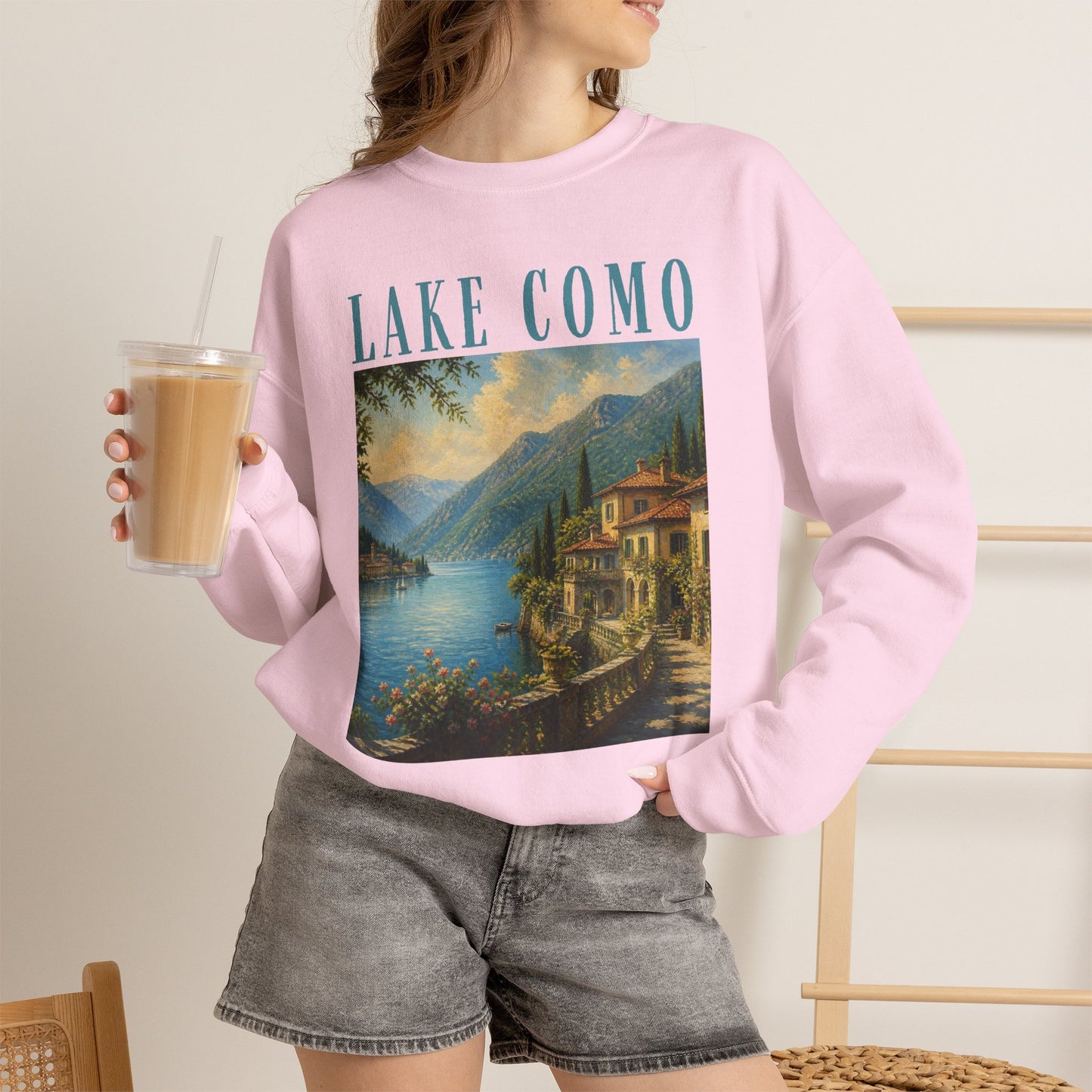 Lake Como Vintage Crewneck Sweatshirt — Scenic Italian Lake Graphic